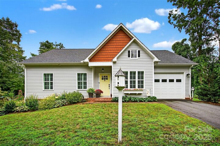 Property Photo:  3620 Lake Drive  NC 28655 
