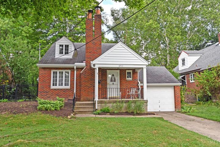 3711 Pocahontas Avenue  Mariemont OH 45227 photo