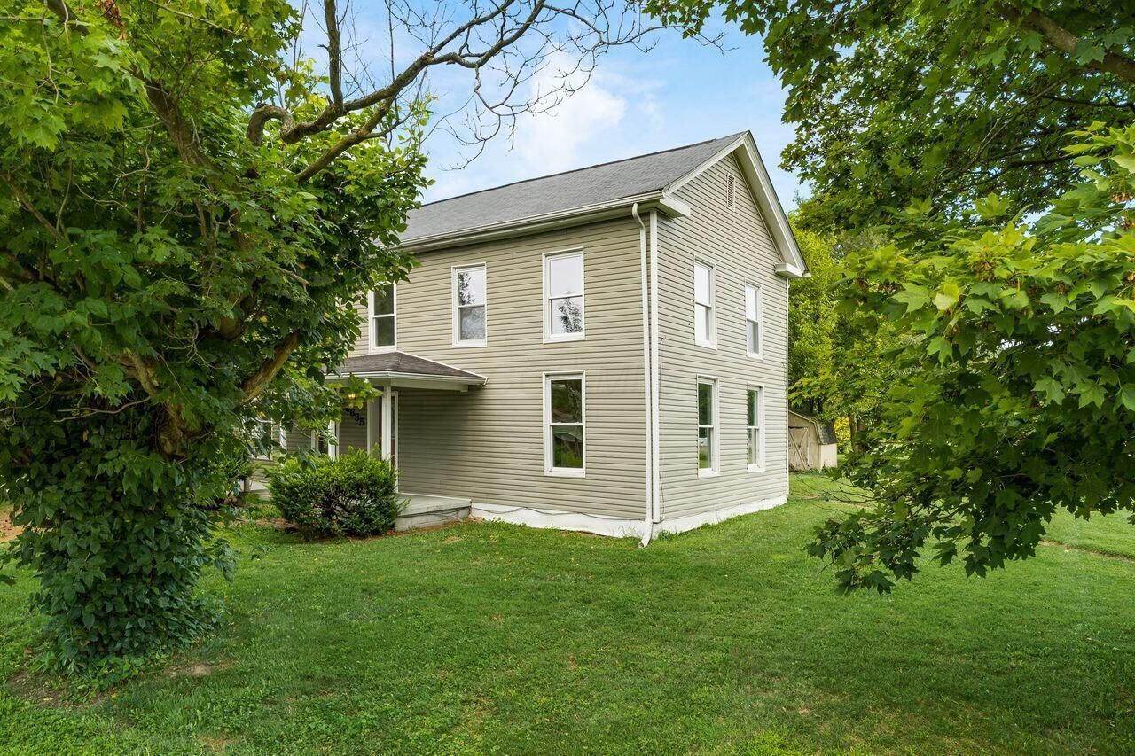Property Photo:  8685 Lancaster Thornville NE Road  OH 43148 
