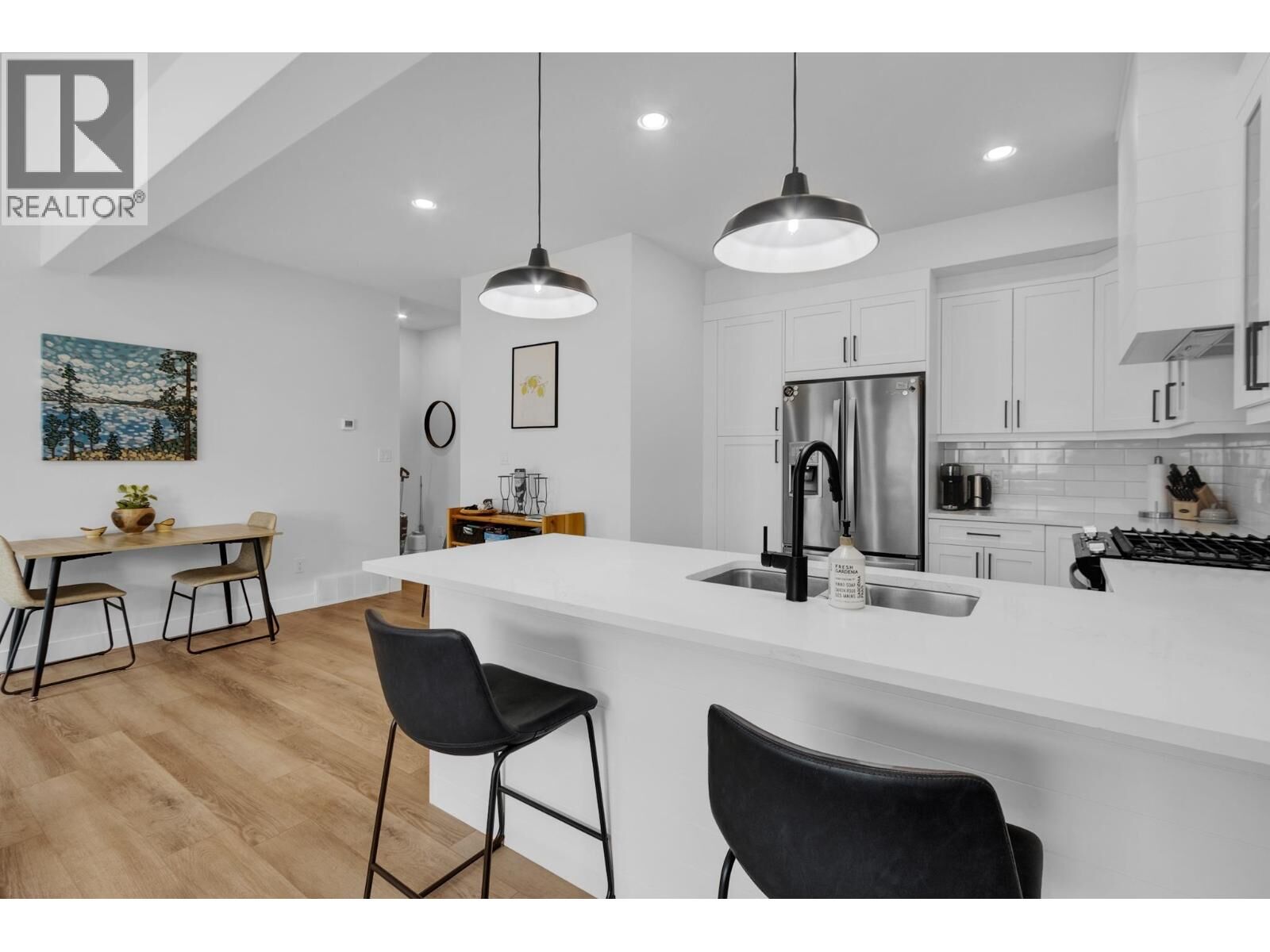 Photo de la propriété:  4274 22nd Avenue 707  BC V2N 0J4 