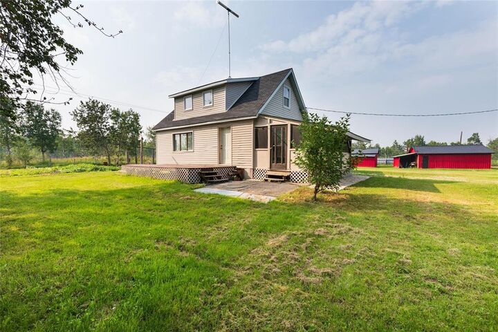 Property Photo:  40079 11 Road North  MB R0A 2K0 