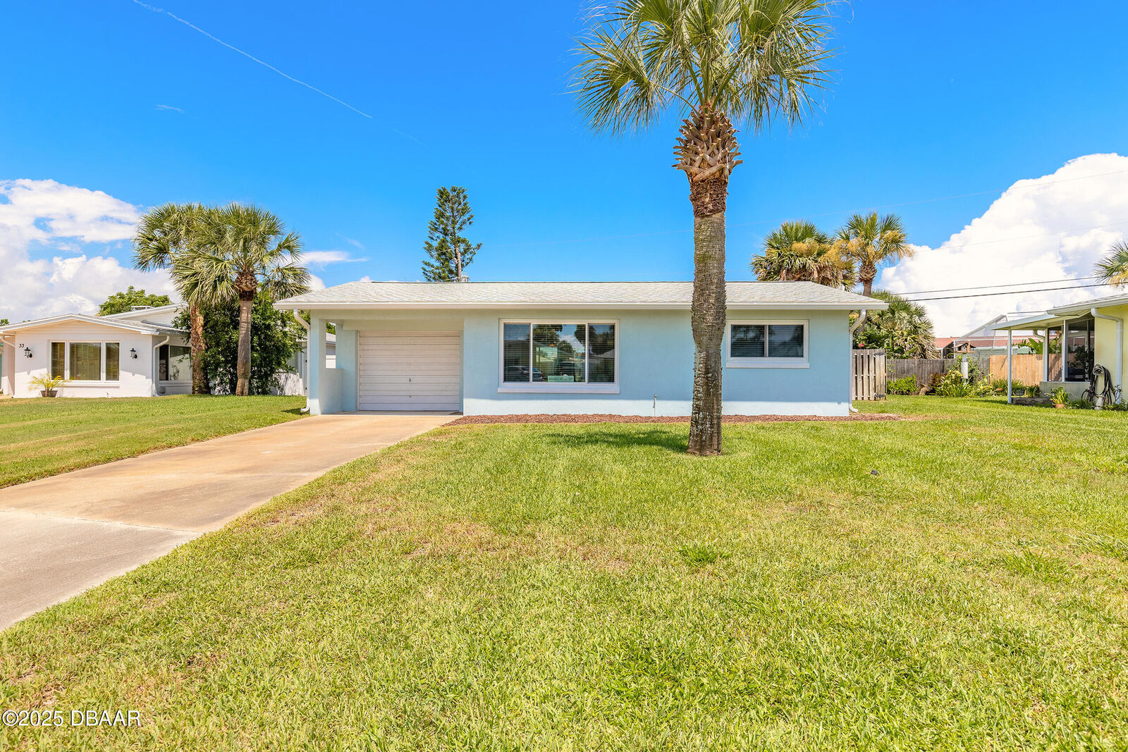 Property Photo: 31 Camellia Drive FL 32176