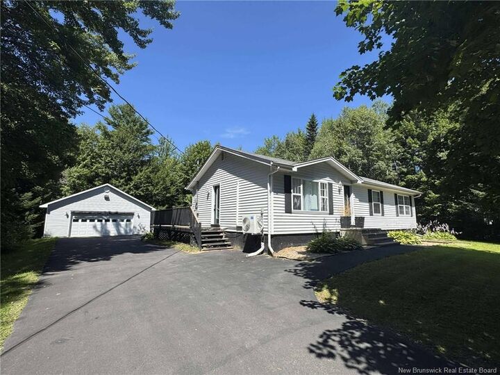 10 Estabrooks Avenue  Lincoln NB E3B 8S8 photo