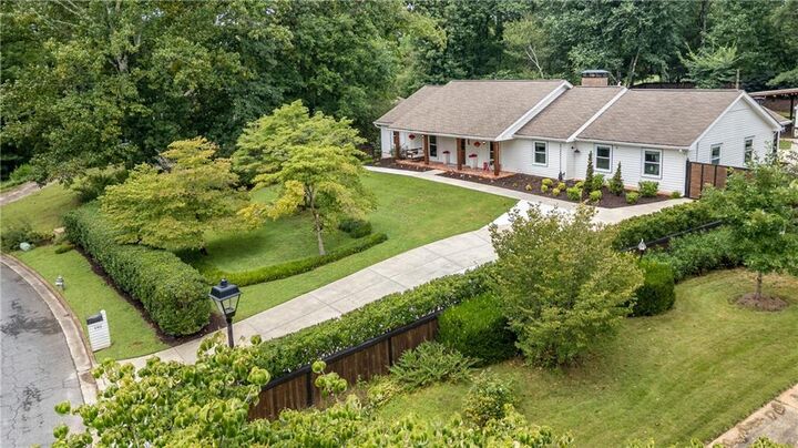 195 Thistlewood Lane  Roswell GA 30075 photo