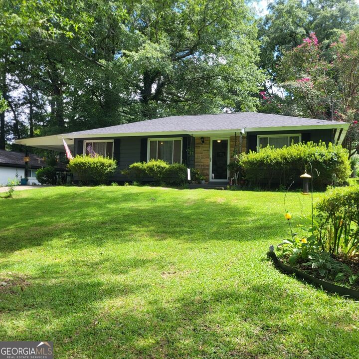 Property Photo:  909 N 13th Street  AL 36863 