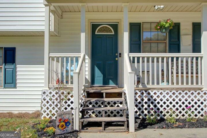 Property Photo: 1370 Compton Woods Drive GA 30052