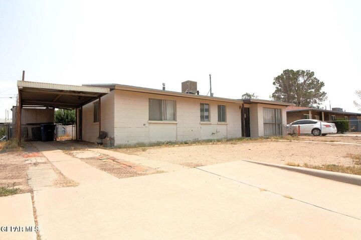 Property Photo:  148 Papaya Street  TX 79915 