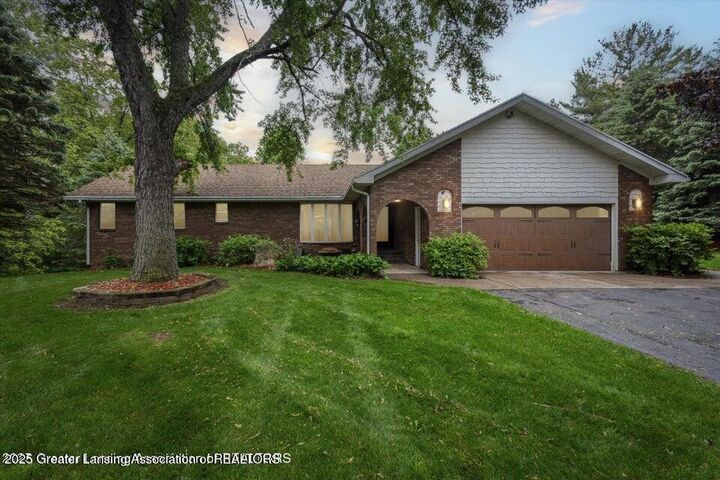 Property Photo:  1346 E Howe Road  MI 48820 