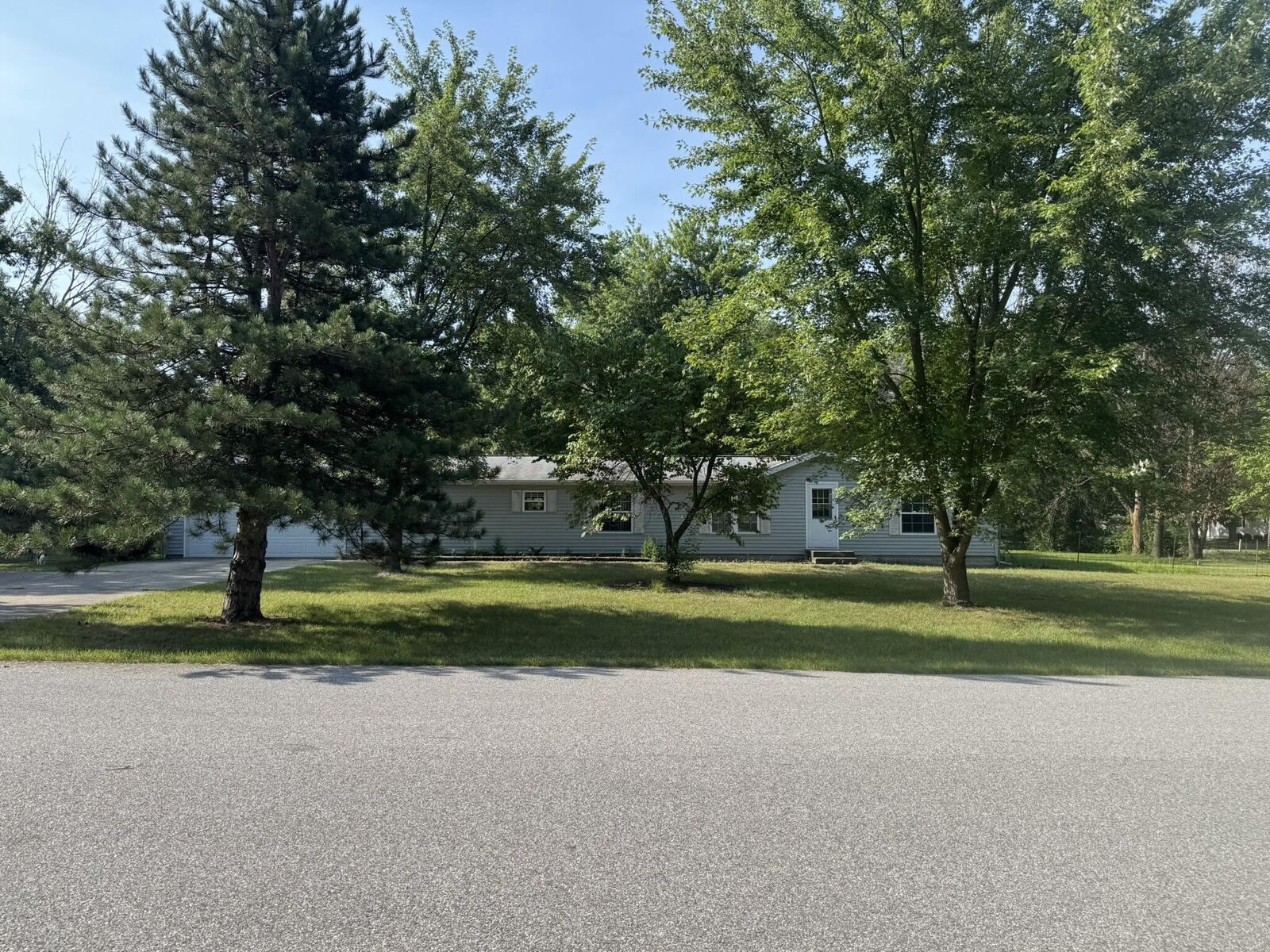 Property Photo: 11565 Sherwood Drive IN 46310