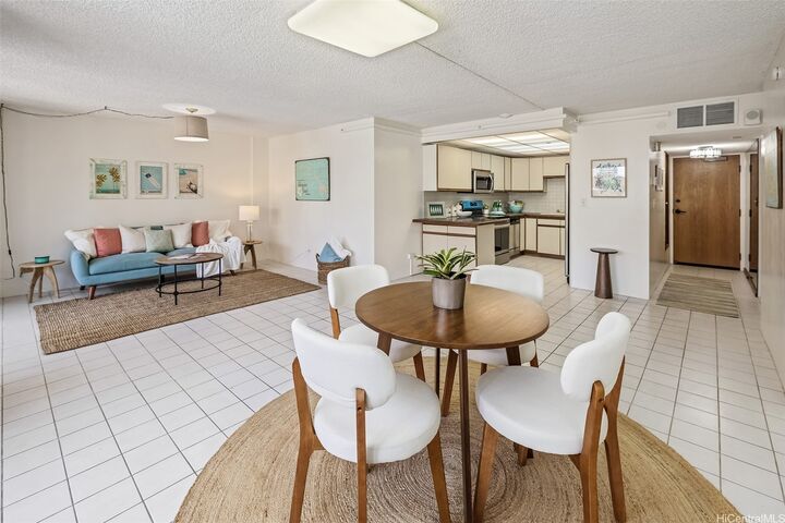 Property Photo: 250 Ohua Avenue 1B HI 96815
