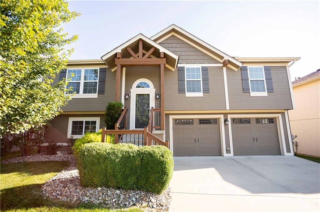 Property Photo:  19604 E 6th Terrace  MO 64056 