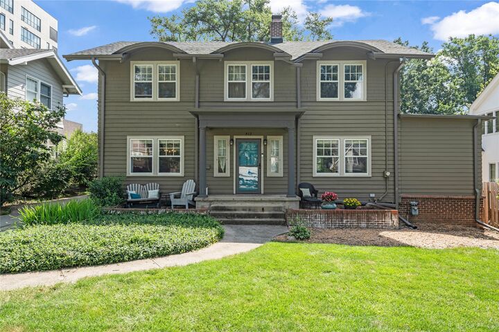413 38th Place  Des Moines IA 50312 photo