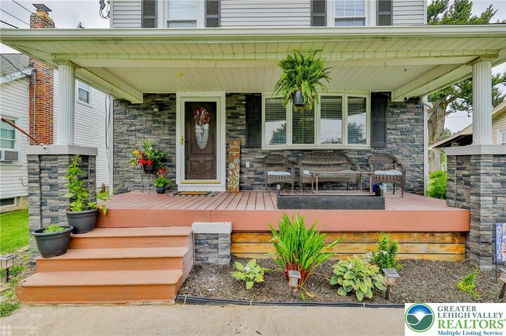 Property Photo: 451 E Lawn Road PA 18064