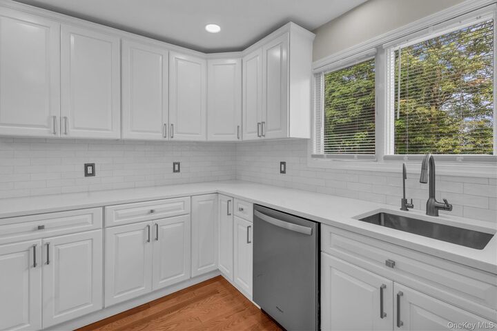 Property Photo:  2810 Chestnut Avenue  NY 11779 