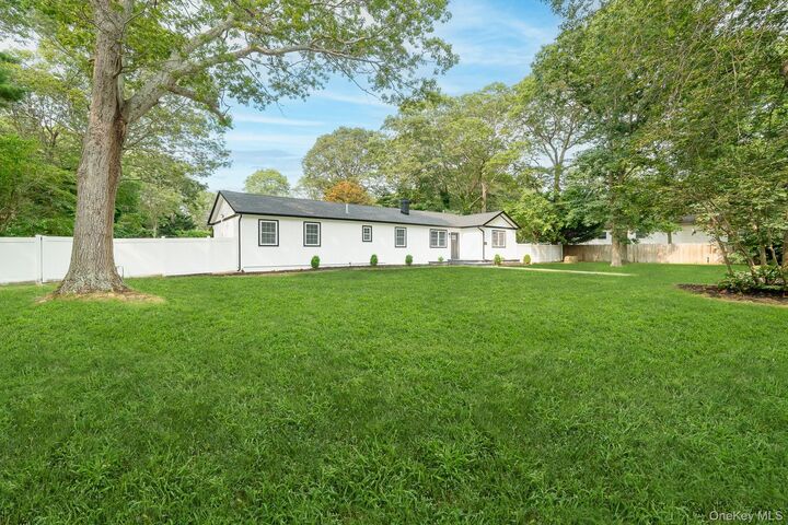 Property Photo:  229 Southaven Avenue  NY 11763 