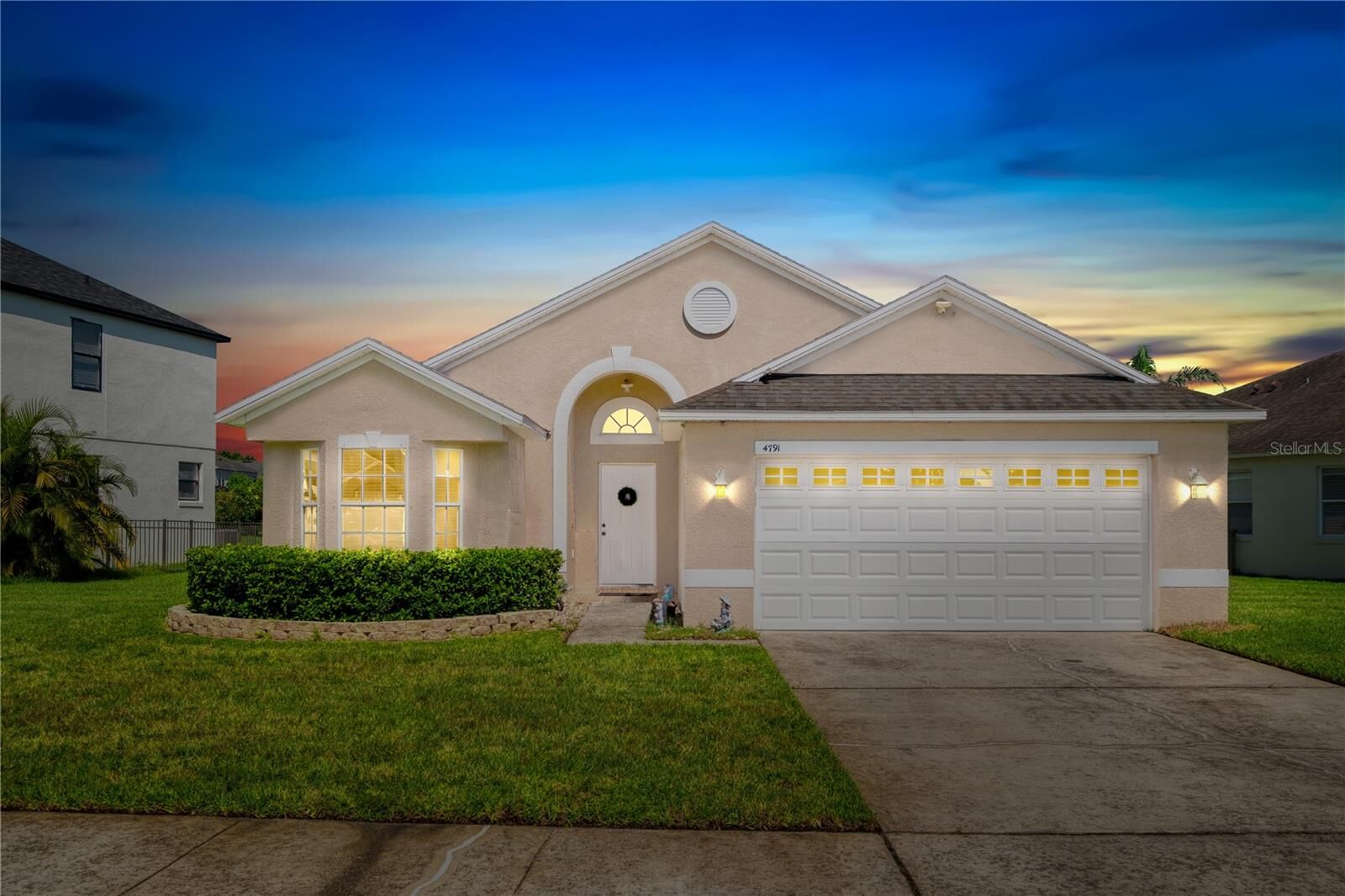 Property Photo:  4791 Adair Oak Drive  FL 32829 