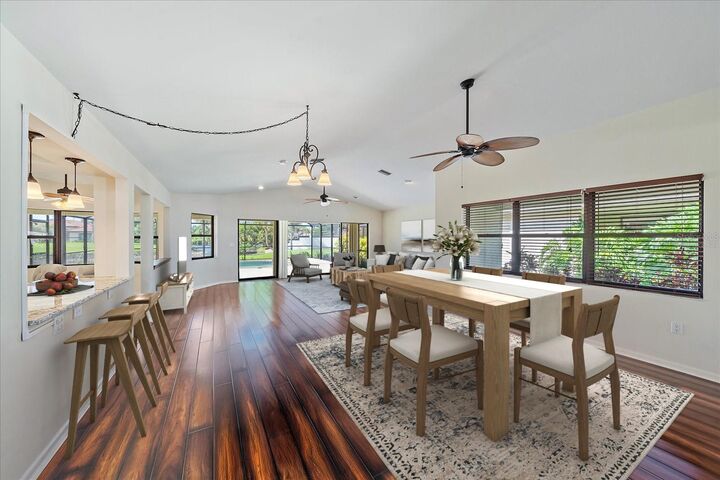 Property Photo:  1929 Tradewinds Circle  FL 34293