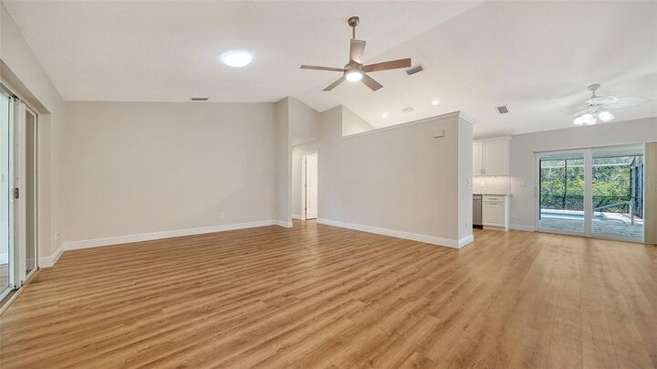 Property Photo: 4933 Rutland Gate FL 34235