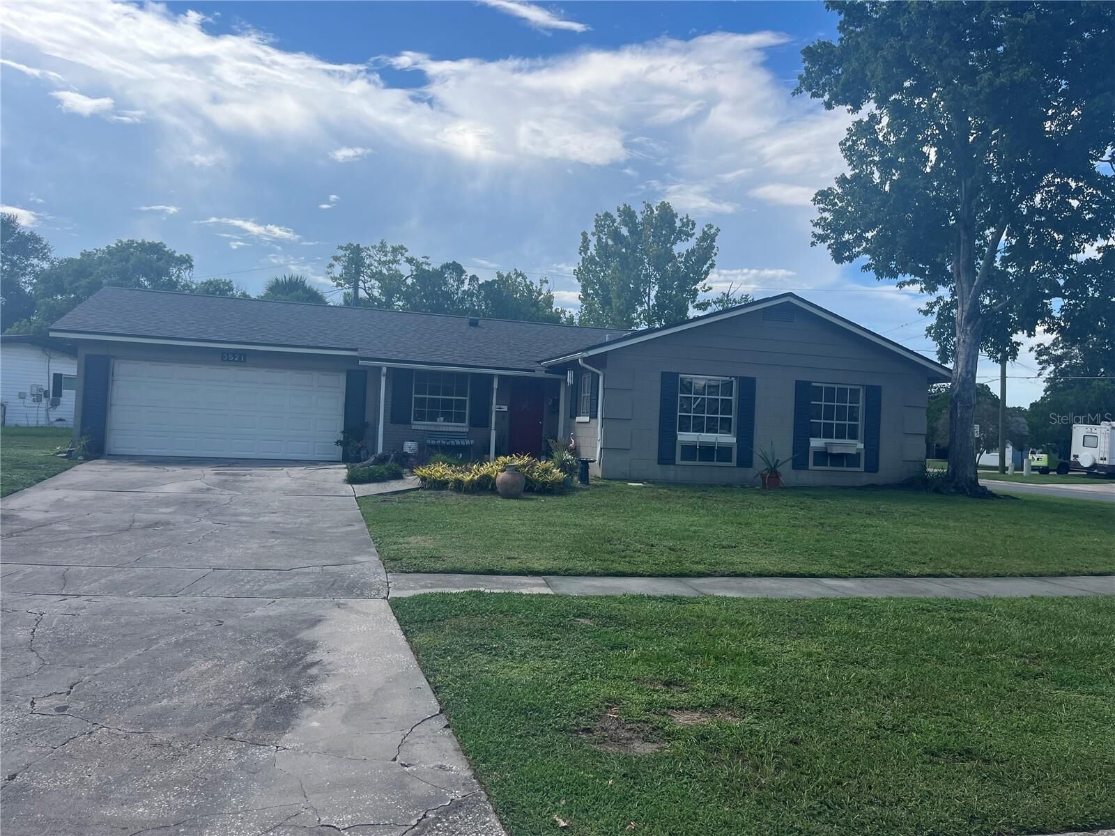 Property Photo: 3521 Balsam Drive FL 32792