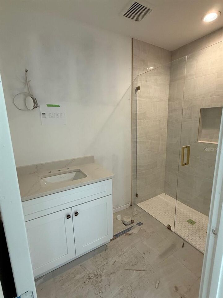 Property Photo: 1206 W Lemon Street 3 FL 33606