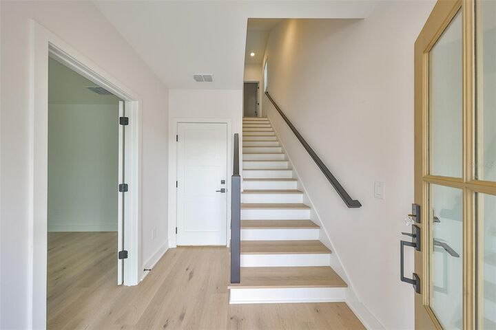 Property Photo: 1206 W Lemon Street 3 FL 33606