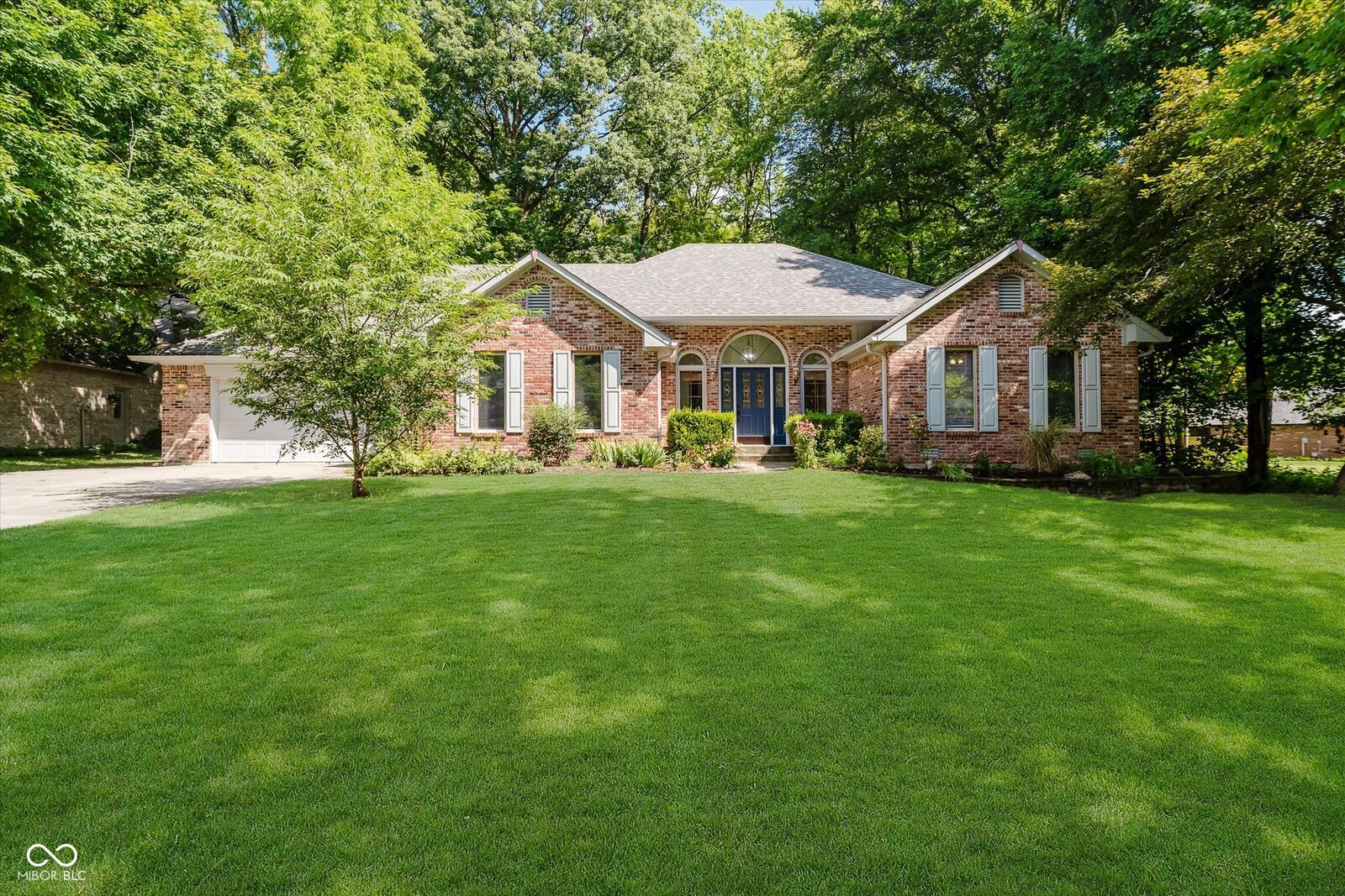 Property Photo:  10408 Fallen Oak Drive  IN 46239 