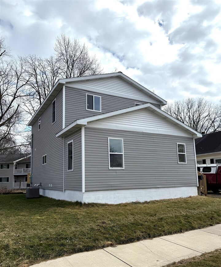 Property Photo:  632 Spring Street  MI 49093 