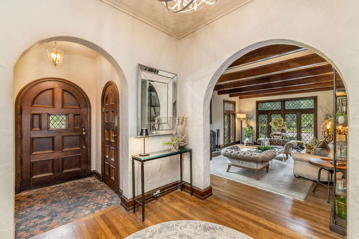 Property Photo:  4853 N Lake Dr  WI 53217 