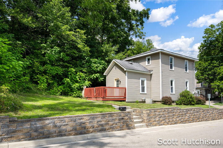 Property Photo: 219 E Lincoln Avenue MI 48846