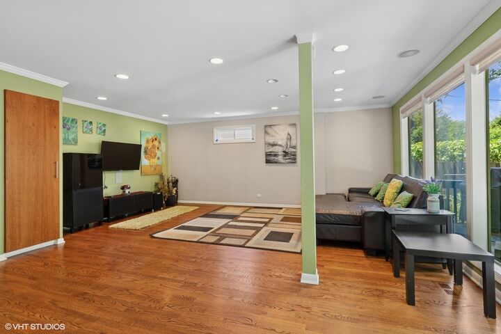 Property Photo:  1430 Country Lane  IL 60015 