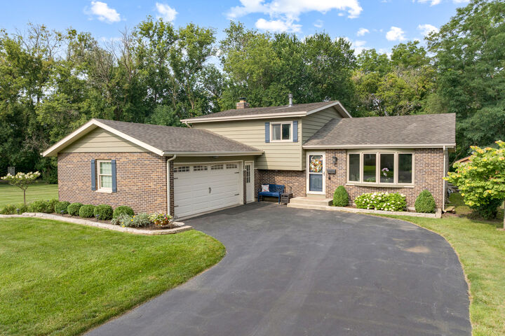 914 Scott Street  Algonquin IL 60102 photo