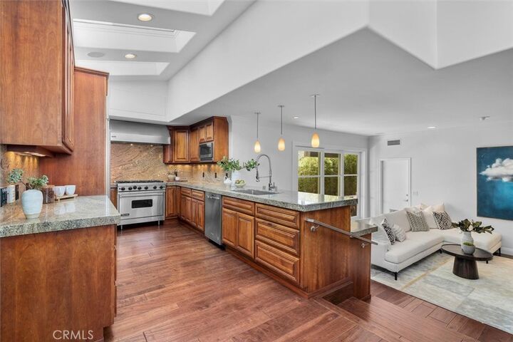 Property Photo:  424 3rd Street  CA 90266 