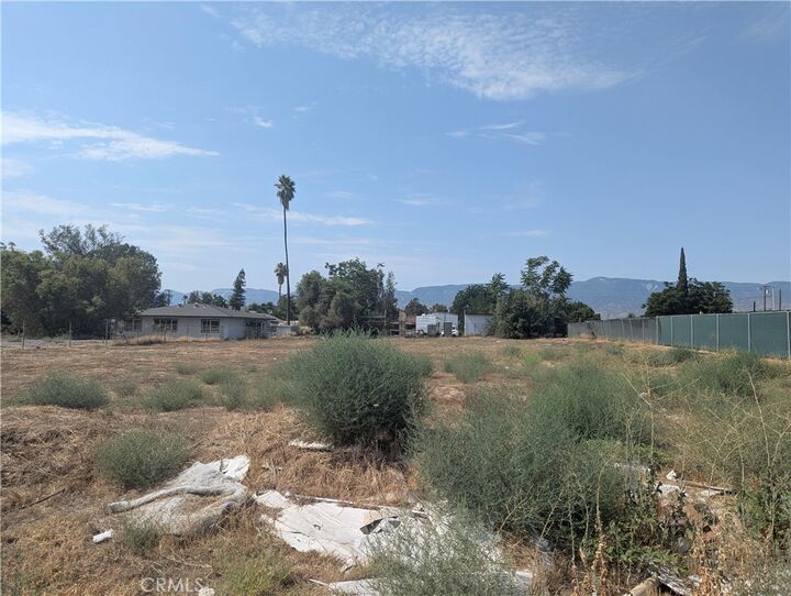Property Photo:  608 E Santa Fe Street  CA 92408 