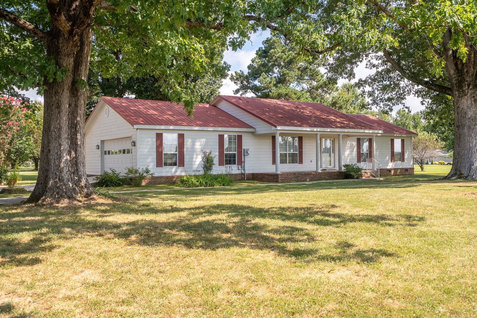 Property Photo:  775 2nd Ave S  TN 38469 