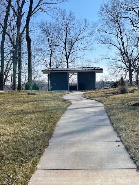 Property Photo: 818 Shady Bluff Trl TN 37043