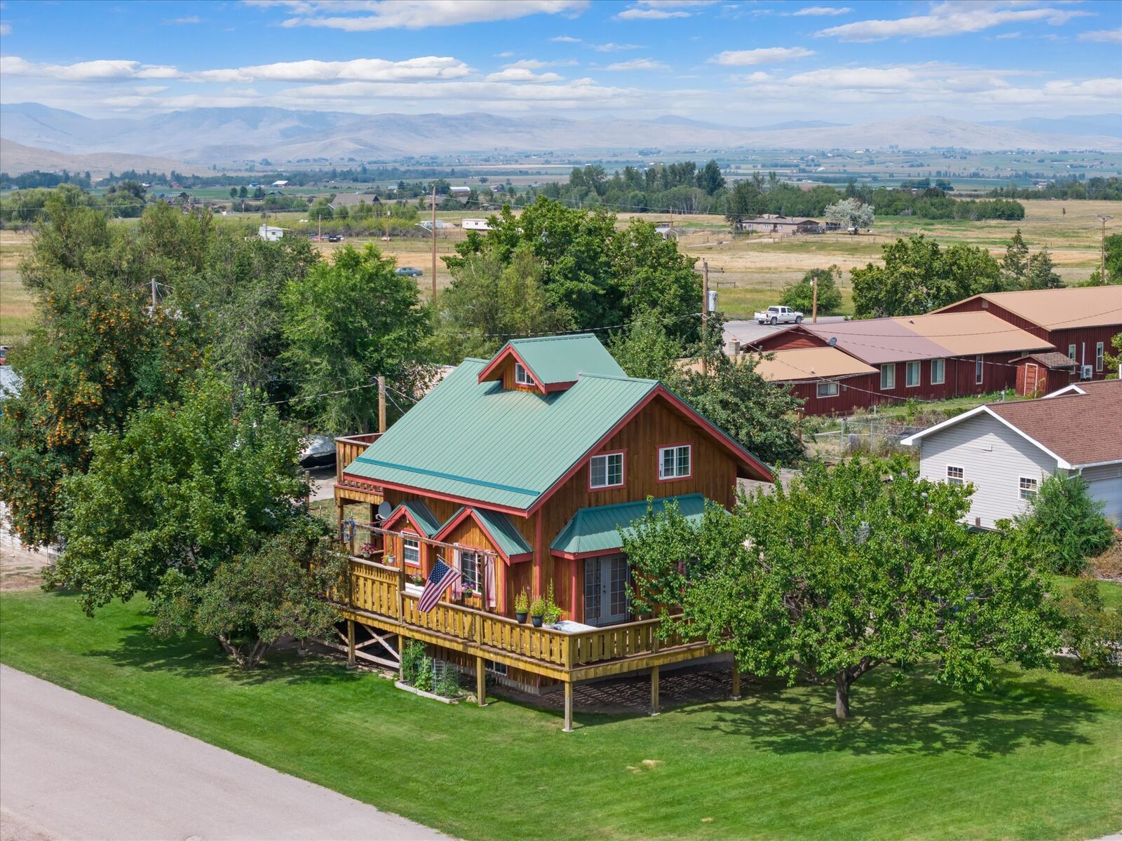 Property Photo:  501 1st Avenue  MT 59865 
