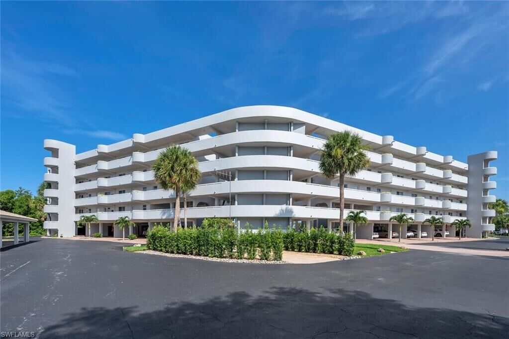Property Photo: 12945 Vanderbilt Dr 304 FL 34110