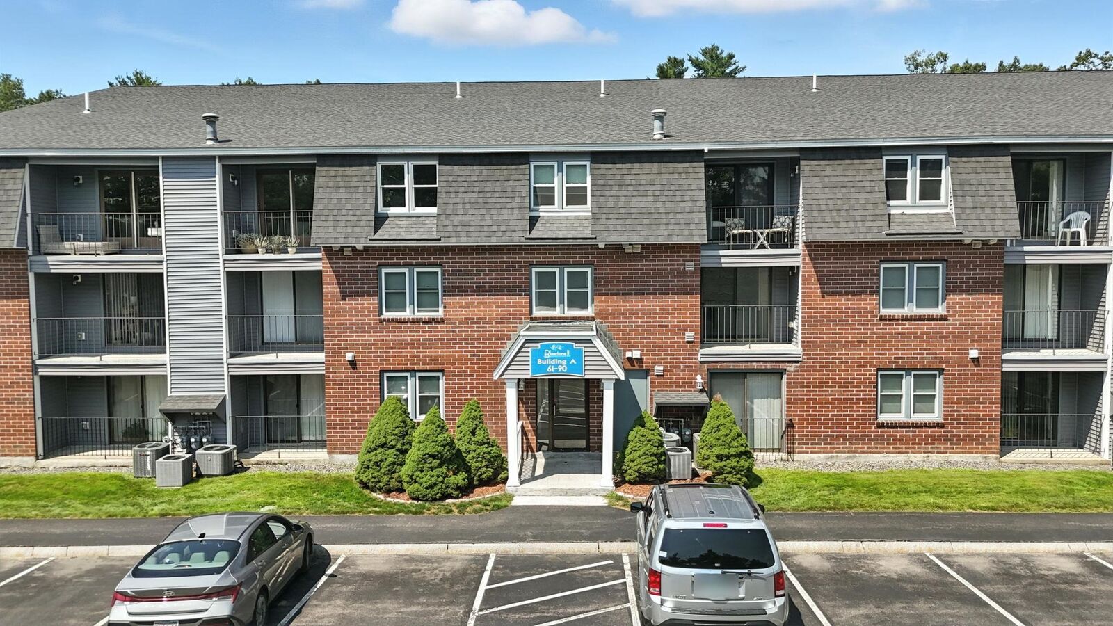 Property Photo:  72 Bluestone Drive  NH 03060 