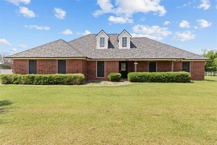 Property Photo: 3000 Homeplace Lane TX 75142