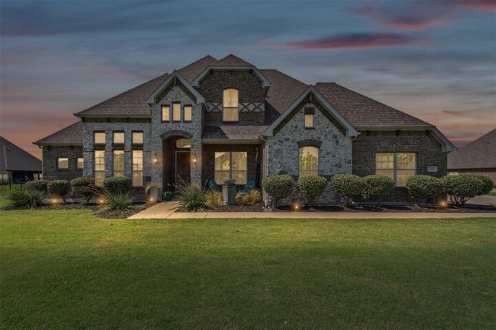 Property Photo: 618 Stampede Run TX 75032