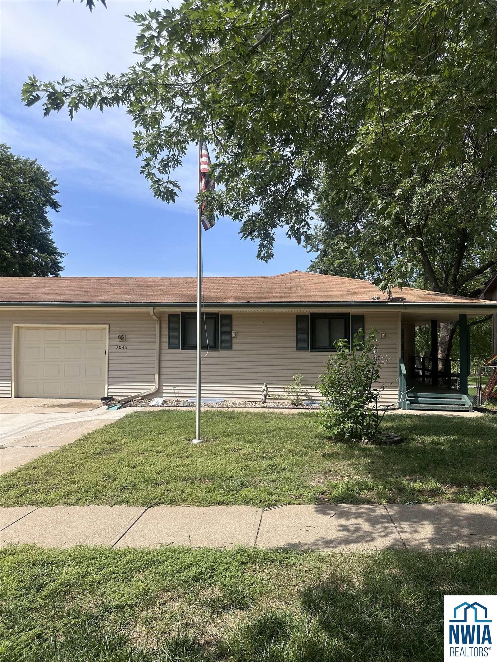 Property Photo: 3045 Cheyenne Blvd IA 51106