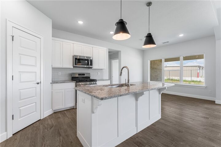 Property Photo: 909 W Carley Drive AR 72761
