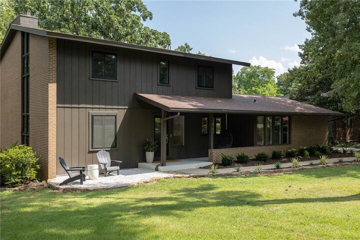 Property Photo: 884 N Shrewsbury Lane AR 72701