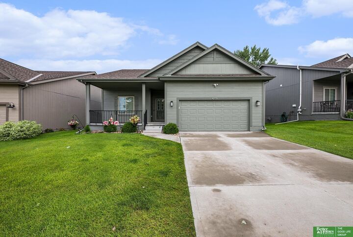 Property Photo: 7203 N 139th Street NE 68142