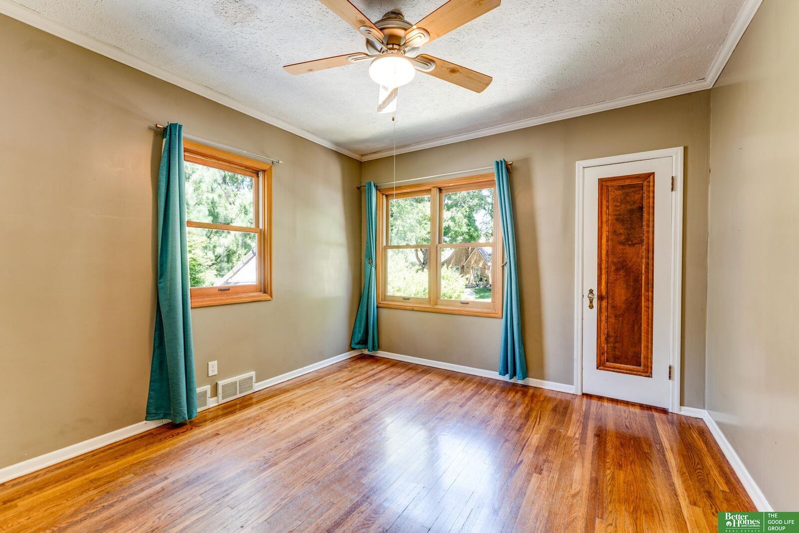 Property Photo:  1518 N 51st Street  NE 68104 