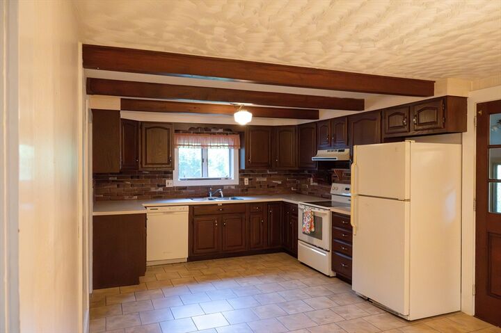 Property Photo: 21 Cleveland Ave MA 01887