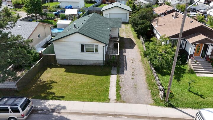 160 Sherwood Drive  Hinton AB T7V 1P6 photo