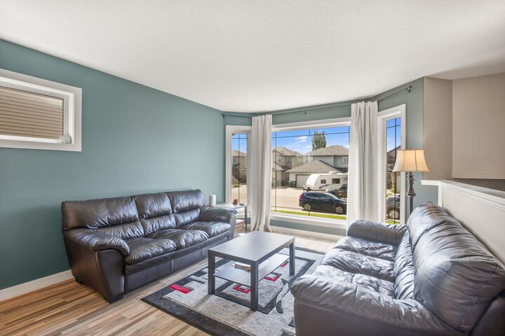 Property Photo:  130 Larsen Crescent  AB T4R 0J3 