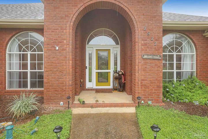 Property Photo:  2822 Frederick St  FL 32533