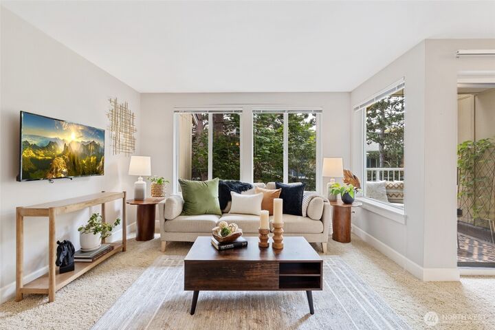 Property Photo:  300 N 130th Street 4-302  WA 98133 